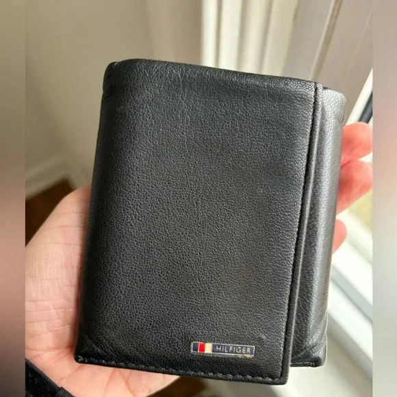 Tommy Hilfiger Other - Vintage Genuine Leather Tommy Hilfiger Wallet